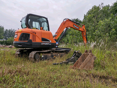 附近20小微型挖掘机出租电话